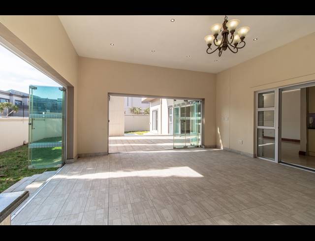 4 BEDROOM HOUSE FOR SALE IN SENDERWOOD